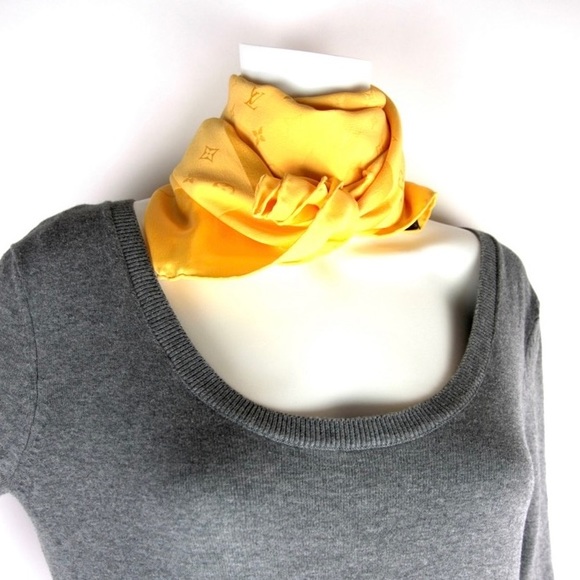 Authentic Louis Vuitton Monaco silk square scarf - Picture 9 of 11